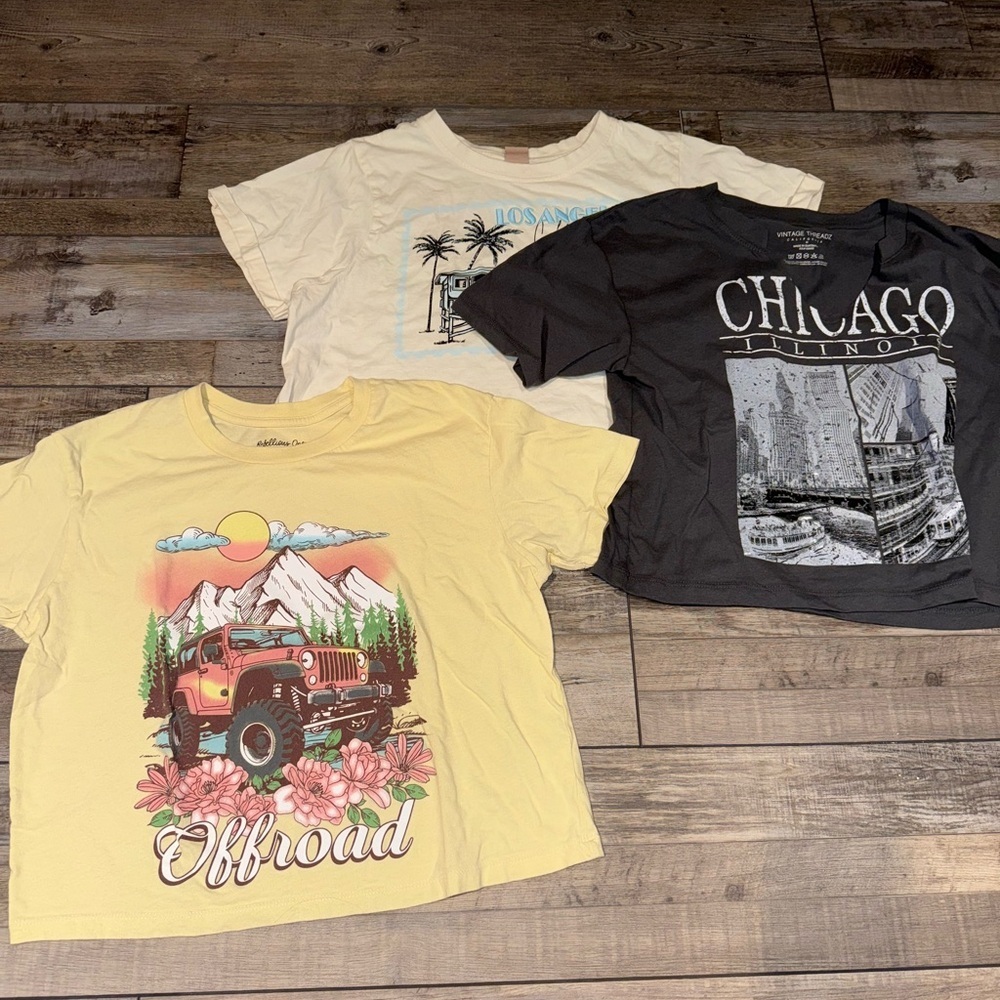 Women’s or tween Bundle Tee’s Medium Pre-owned